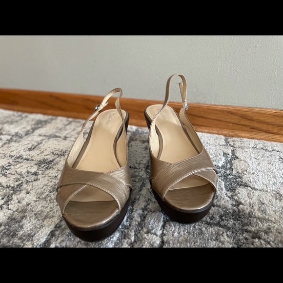 CALVIN KLEIN WEDGE SANDALS - Picture 2 of 3